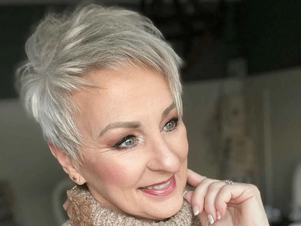 Cinco maneiras de cortar e destacar os cabelos grisalhos