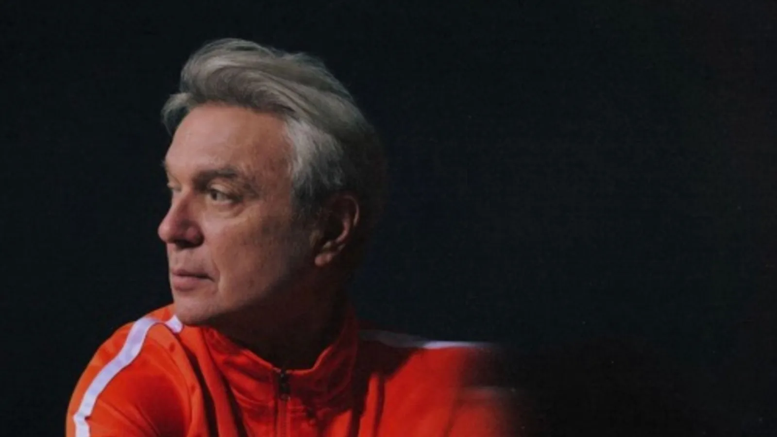 David Byrne amplia álbum e lança a faixa inédita “My Madness”