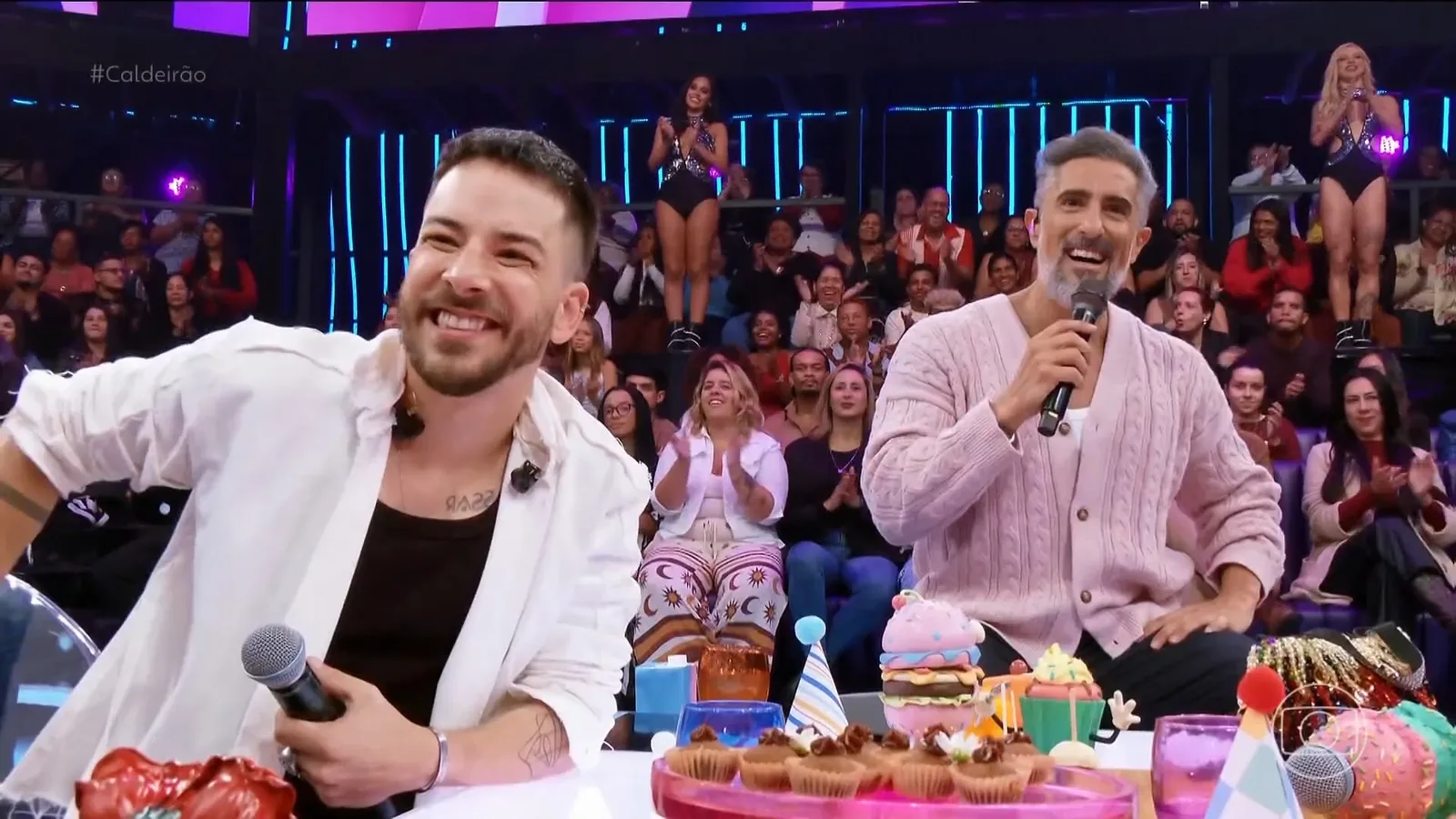 Junior lembra estreia de Marcos Mion em Sandy & Junior durante reencontro