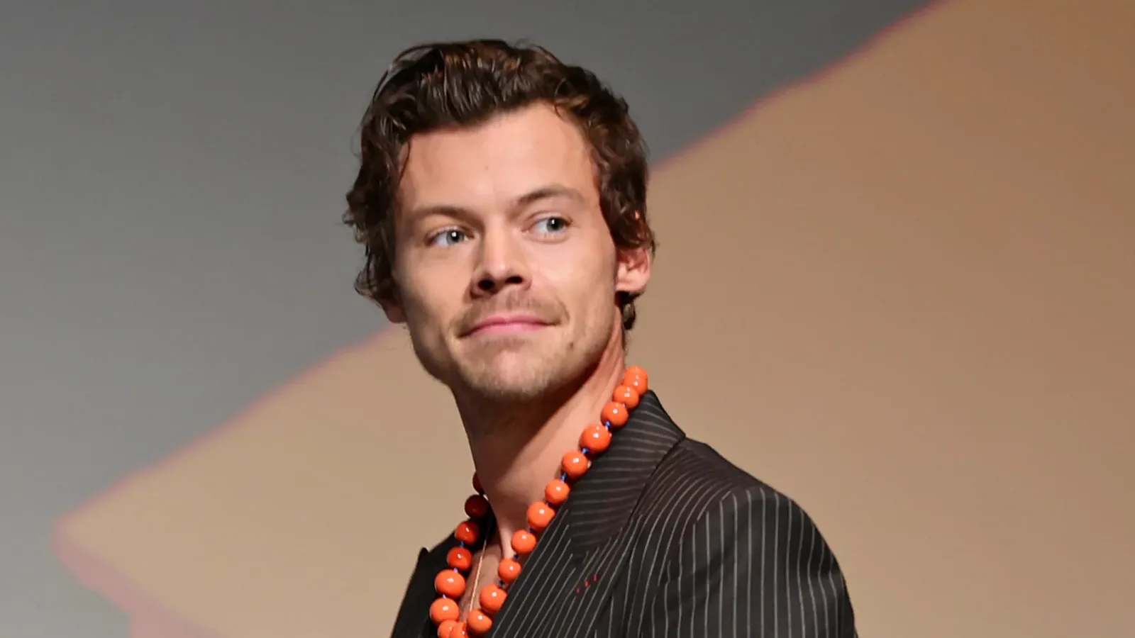 Harry Styles anuncia últimas cidades de “Together, Together” e pausa sem prazo