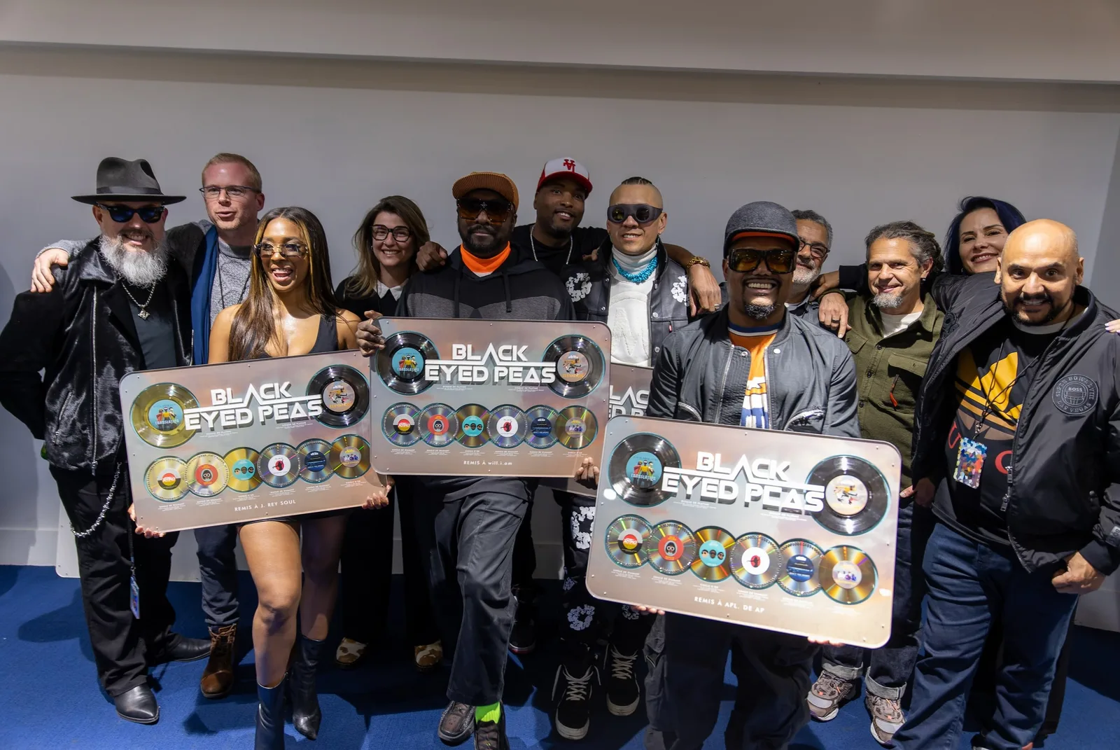 Black Eyed Peas celebra aniversário de Keith Harris antes do Rock in Rio