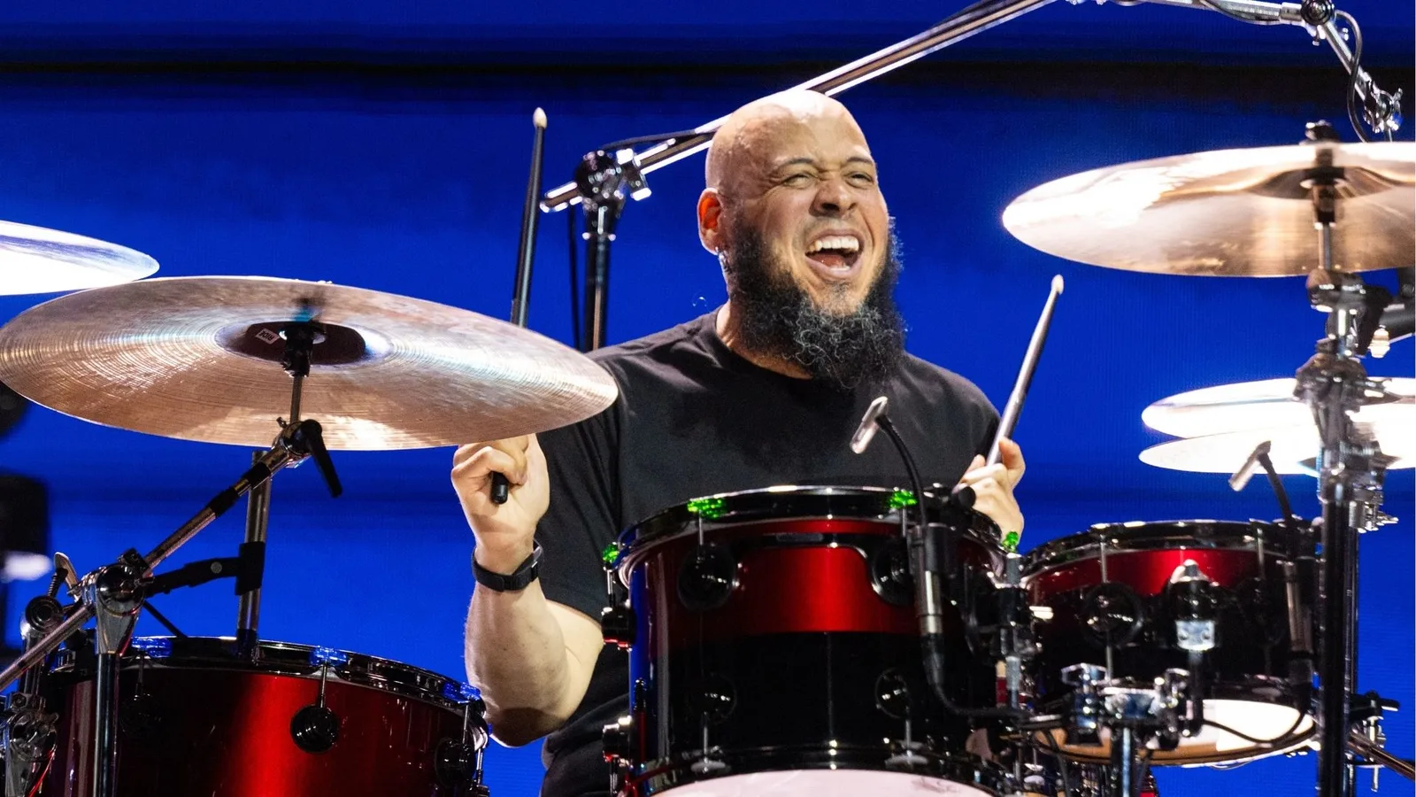 Pearl Jam apresenta Abe Laboriel Jr. como novo baterista no Ohana Festival