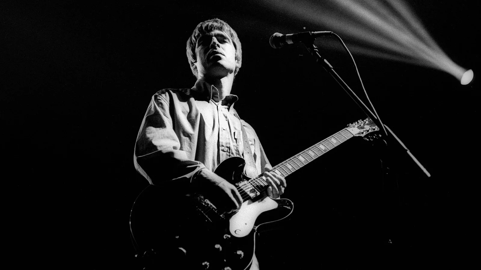 Johnny Marr chegou a ser opção para o Oasis após saída de Bonehead