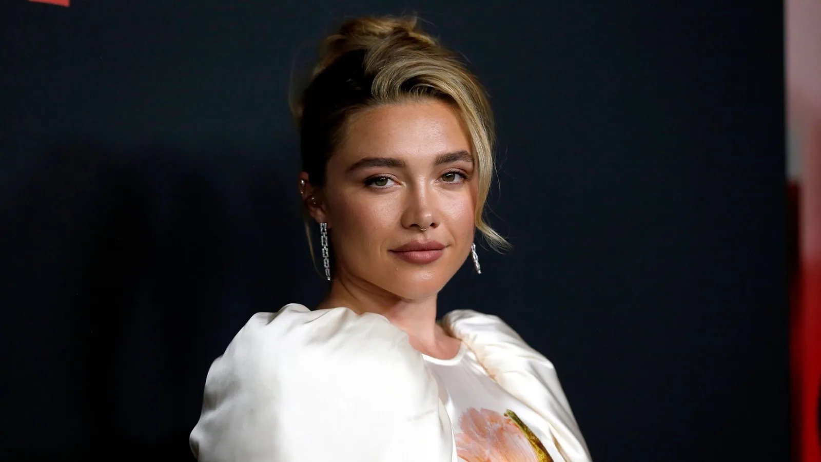 Florence Pugh explica por que segue falando sobre a Palestina