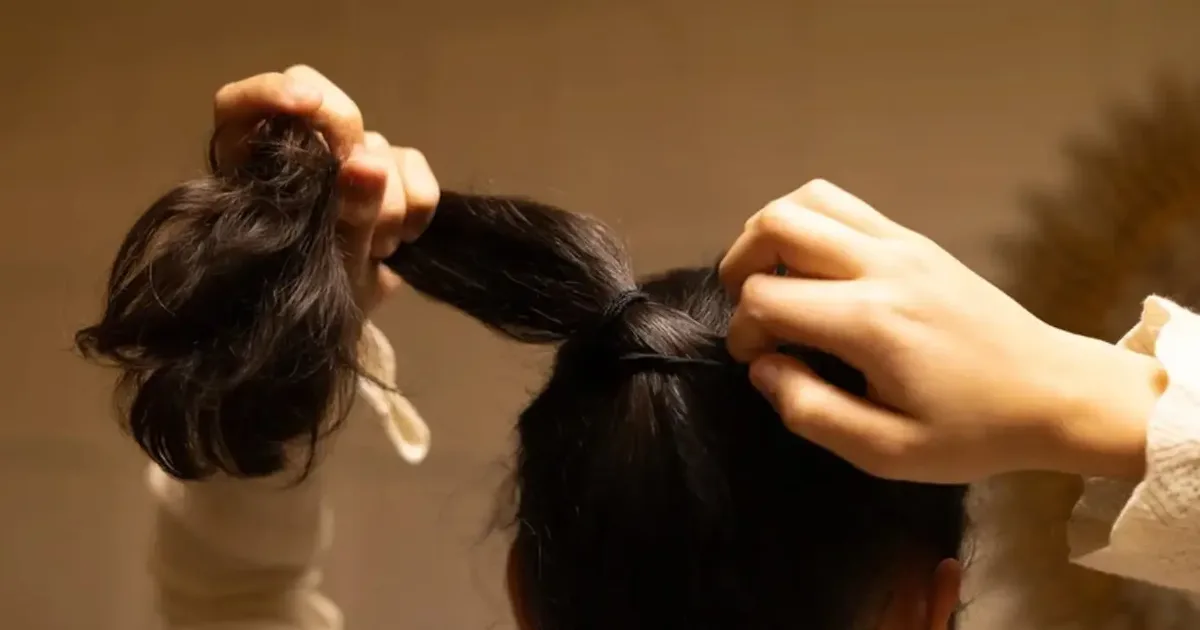 Três formas de prender o cabelo e aliviar o desconforto no calor