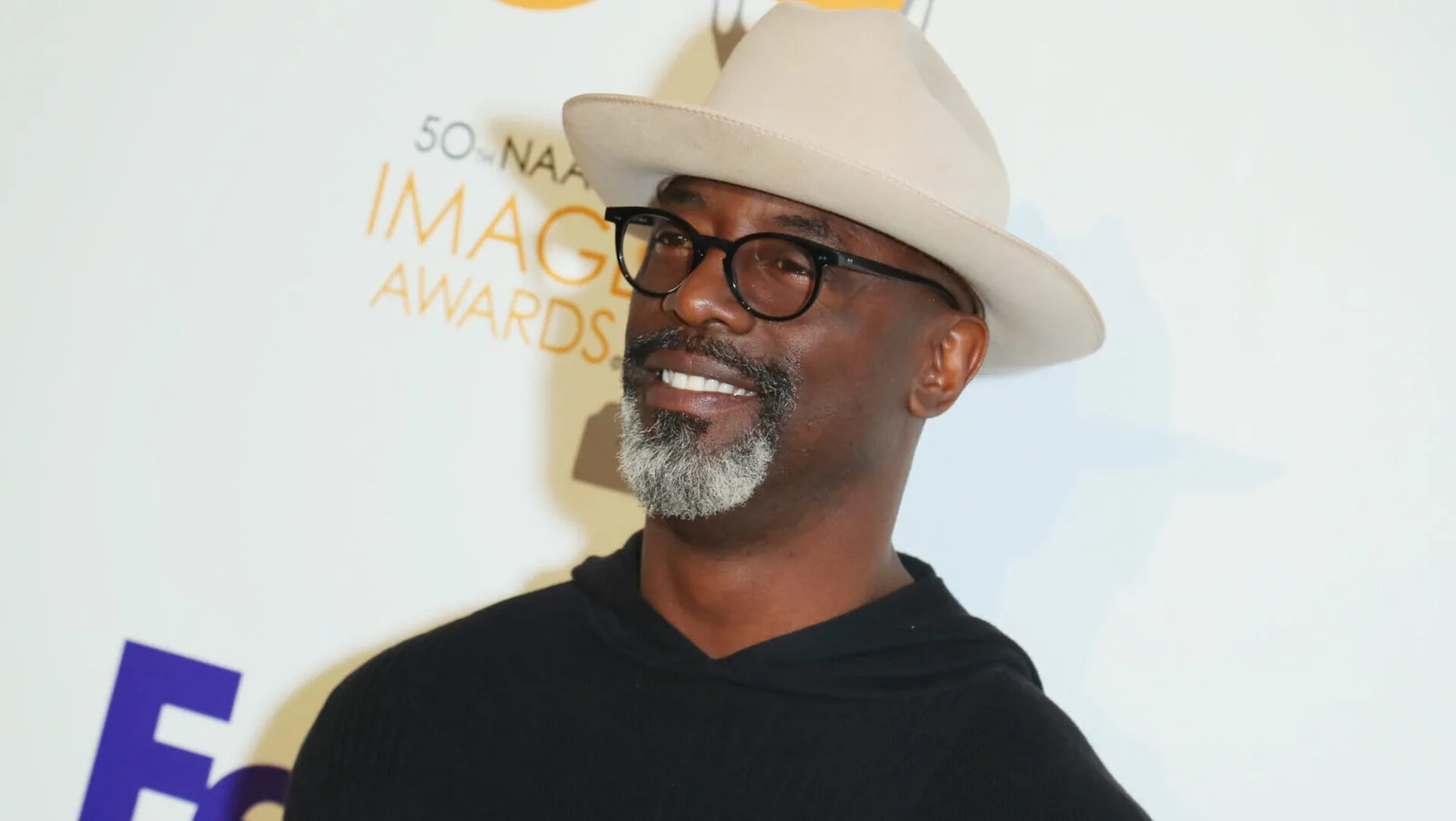 Isaiah Washington anuncia morte da esposa após AVC hemorrágico
