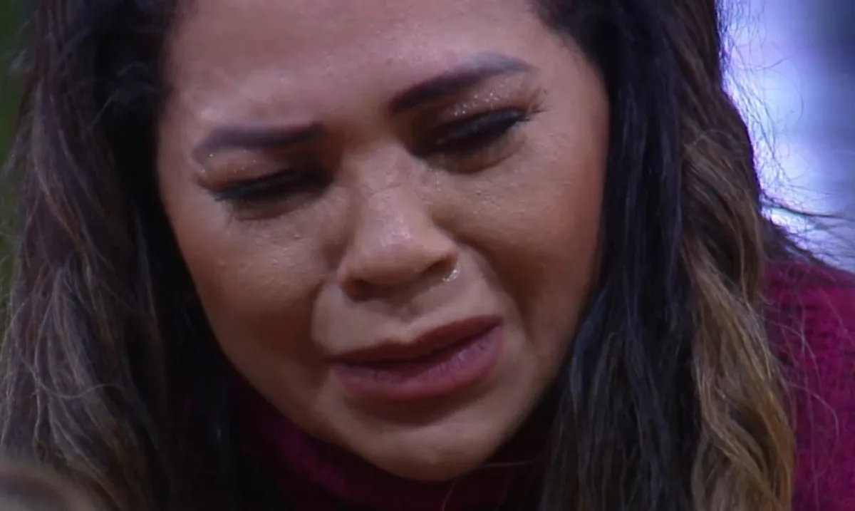 Renata fala sobre Lexa e leva Darlin Ferrattry às lágrimas no reality