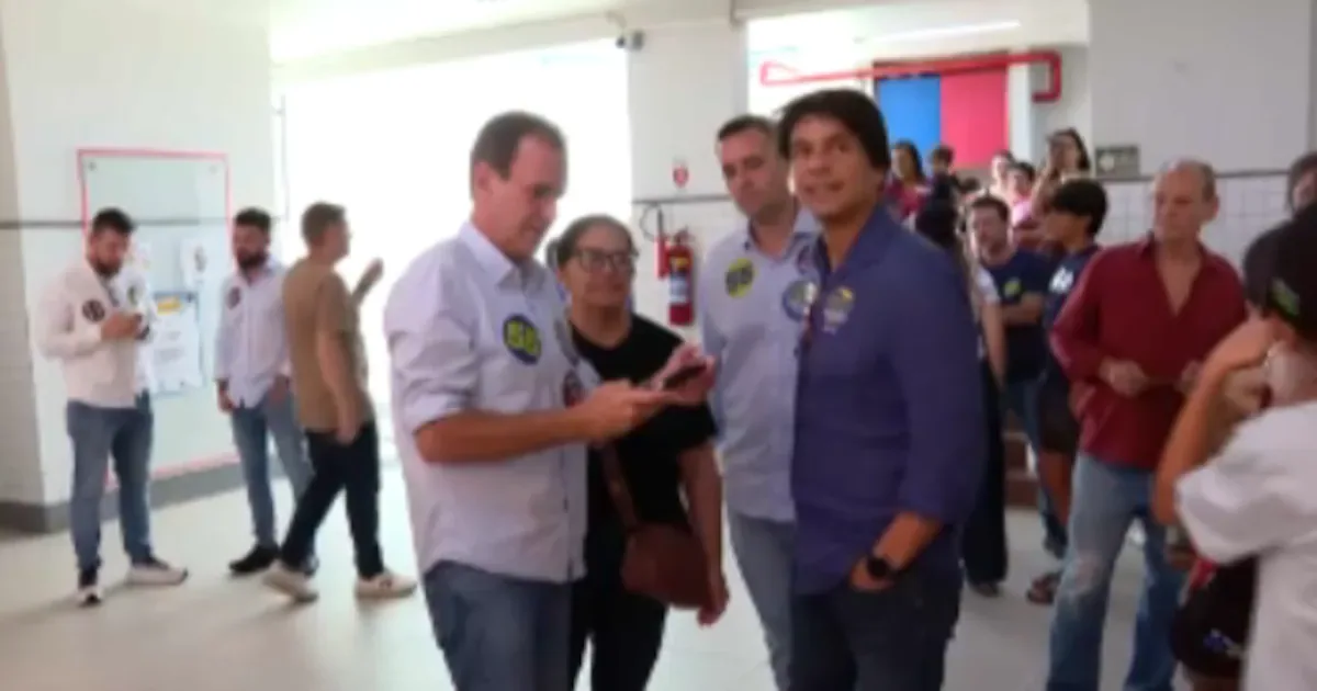 Pedro Paulo vota no Rio e fala em união para mudar o estado