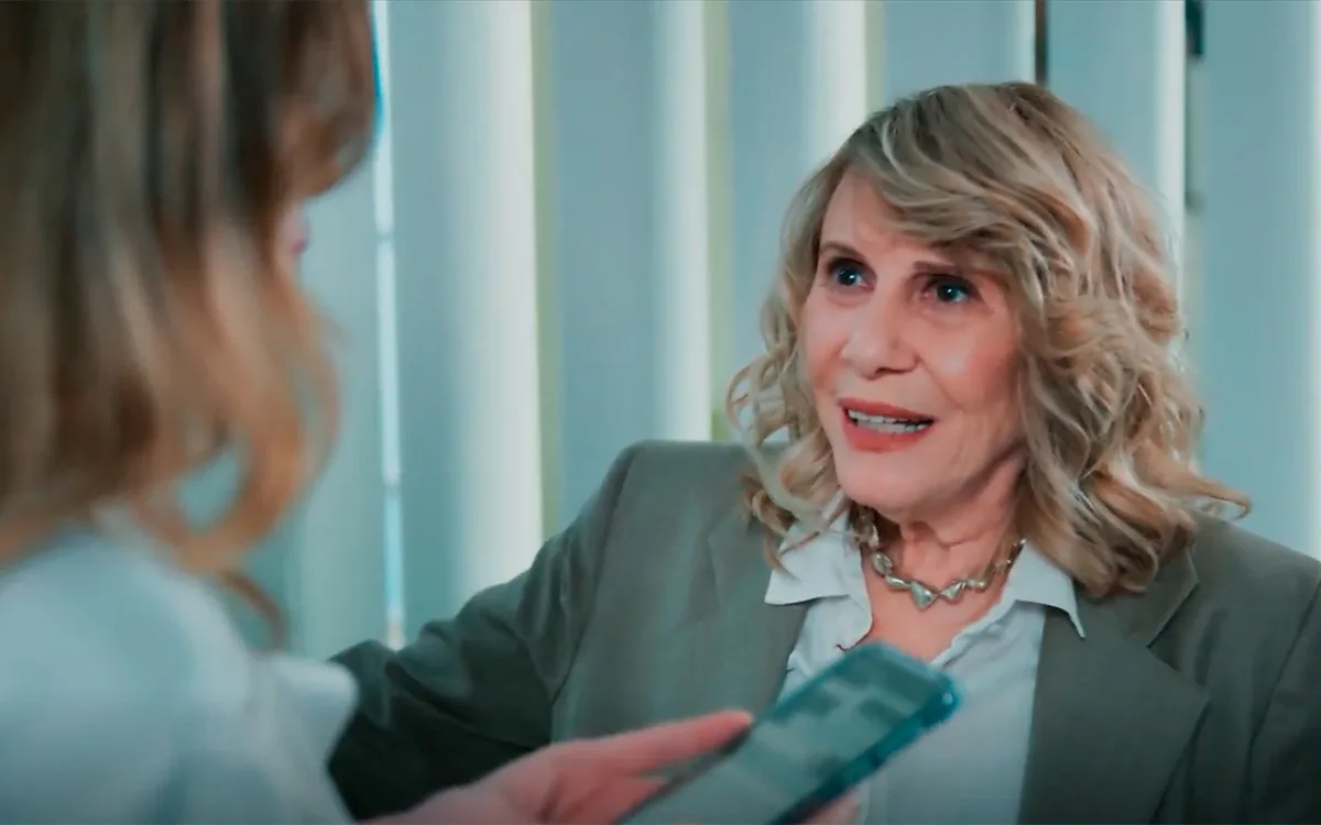 Vanessa planeja mudar comando do hospital sem avisar Pérola em Por Você