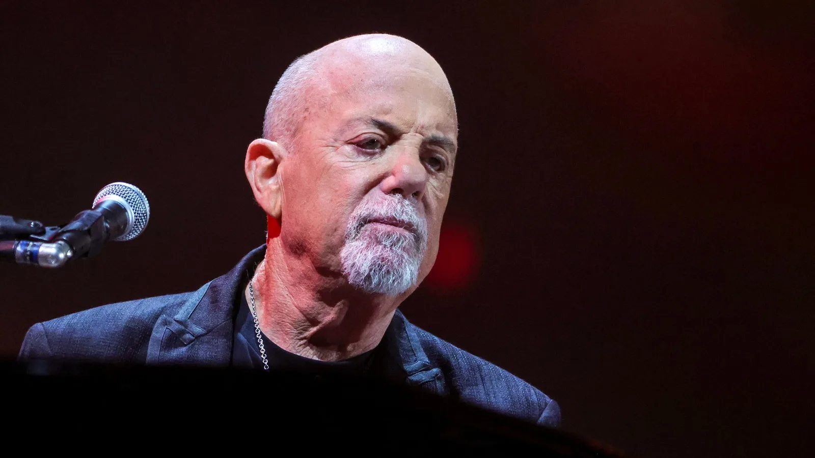 Billy Joel atualiza recuperação e ainda não sabe quando voltará aos palcos