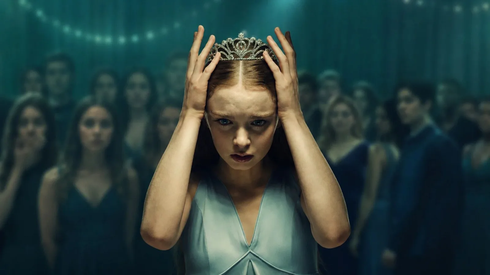 Série inspirada em Stephen King leva a perseguição de Carrie às redes sociais