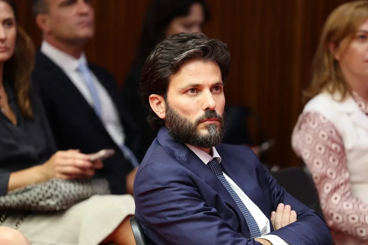 Desavenças na direita: entenda a ‘briga’ entre Aro, Simões e Cleitinho