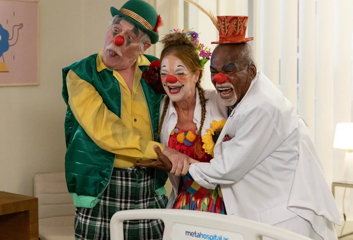 Melinda usa visitas hospitalares para aproximar Próspero e Clemente em Por Você