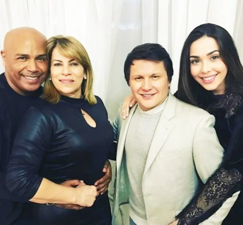 Anna Carolina apoia viúva de Rick durante período de luto