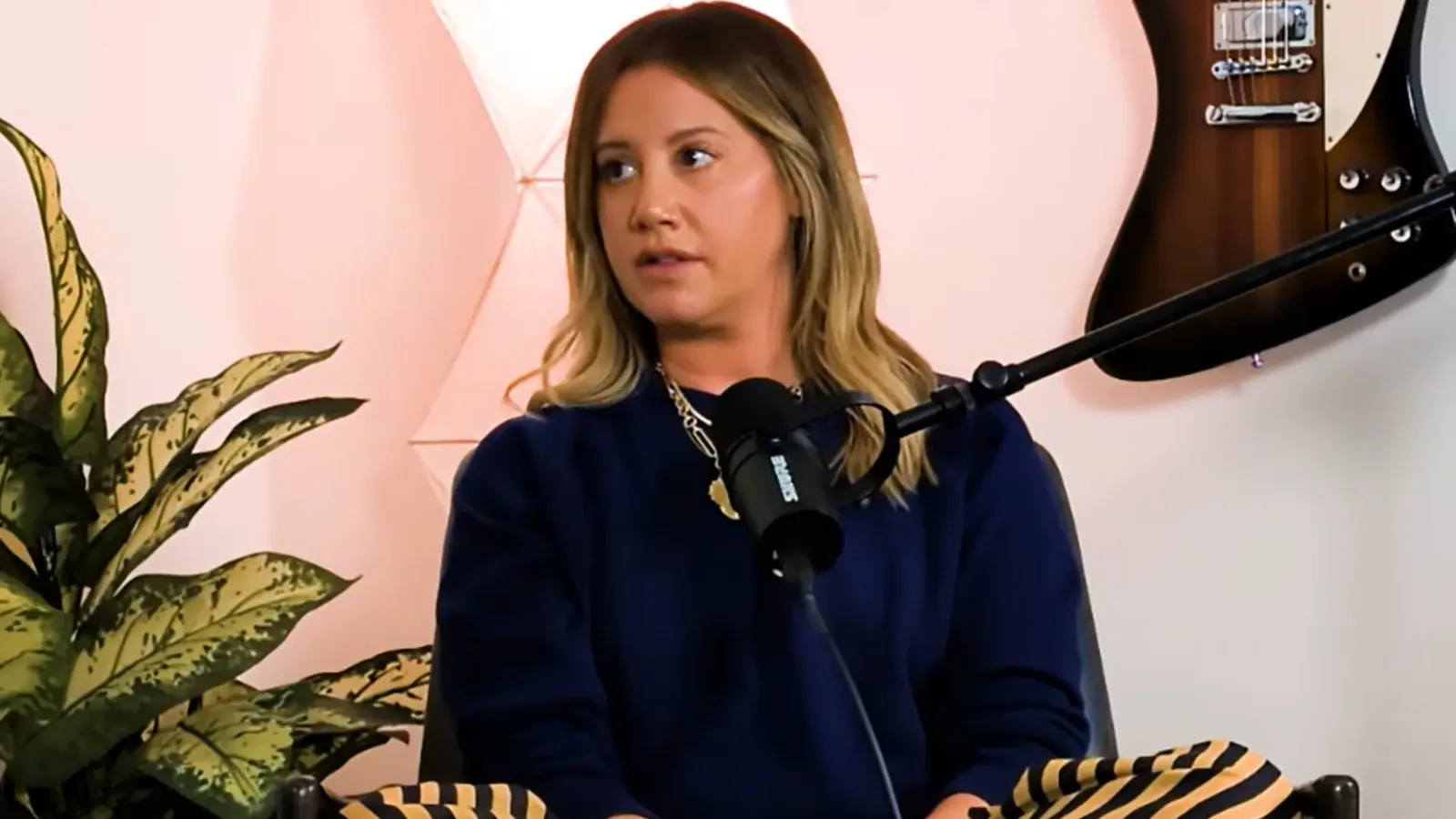 Ashley Tisdale conta como a depressão pós-parto afetou seu casamento