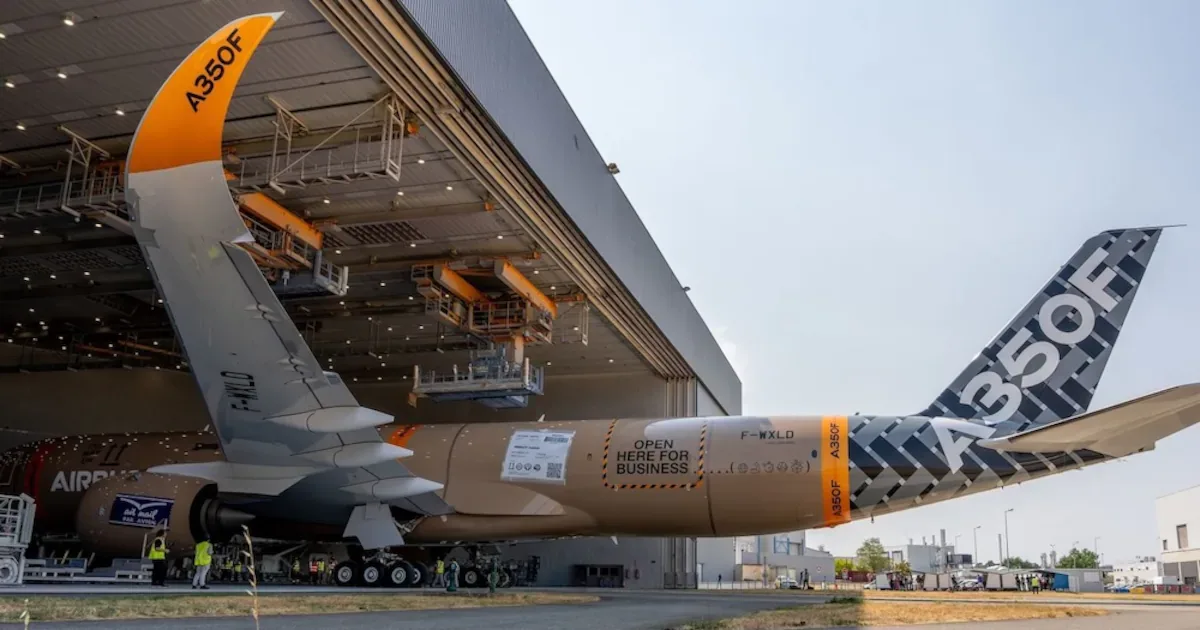A350F passa por preparativos finais antes de voo inaugural transmitido pela Airbus