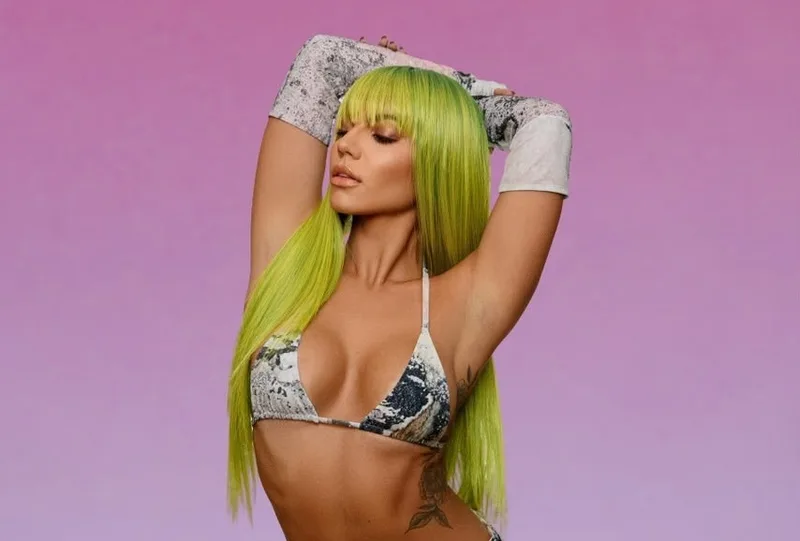 Hariany Almeida revela nova fase visual em editorial da Enzo Magazine
