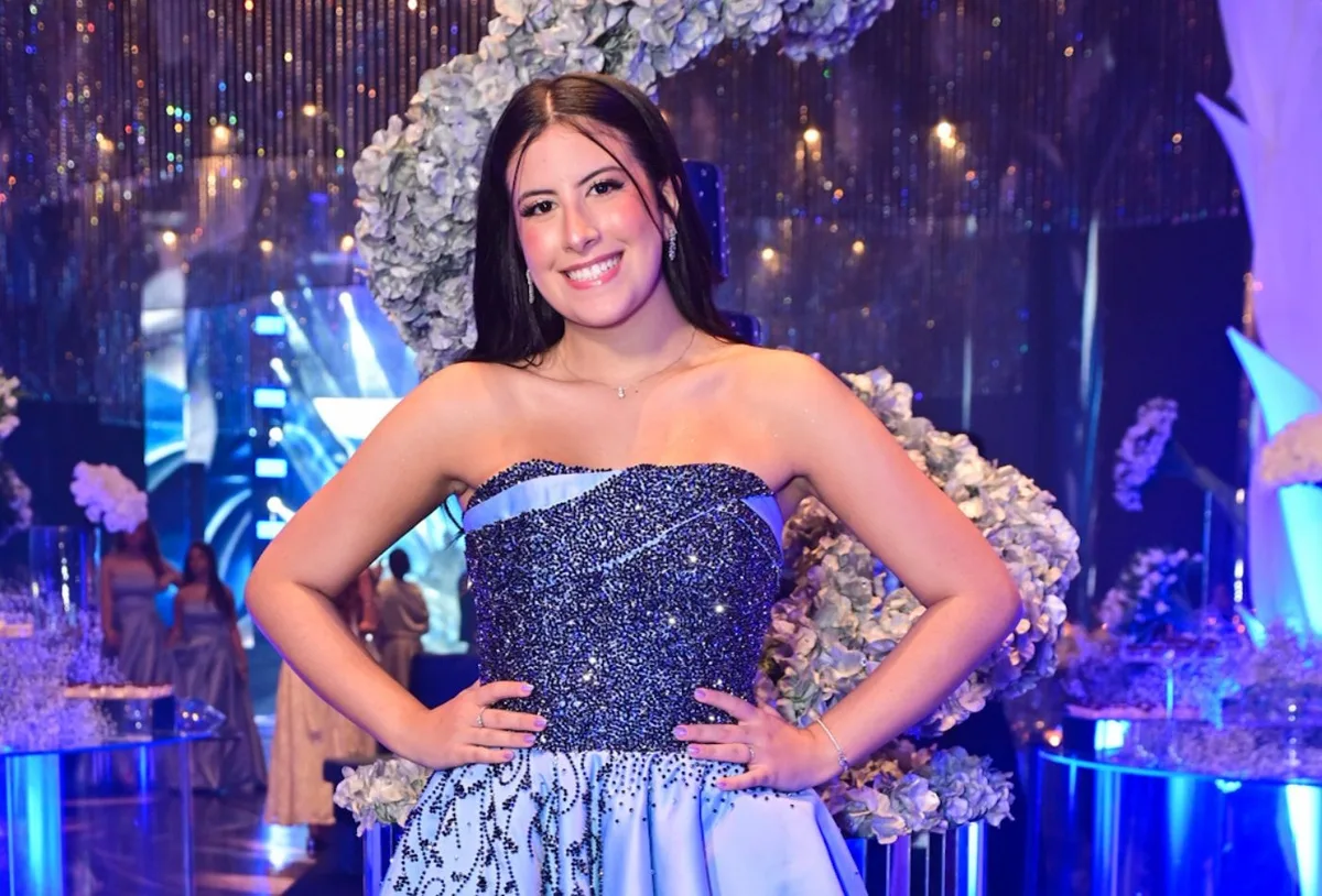 Maria Clara celebra 15 anos com três vestidos e festa para 250 convidados