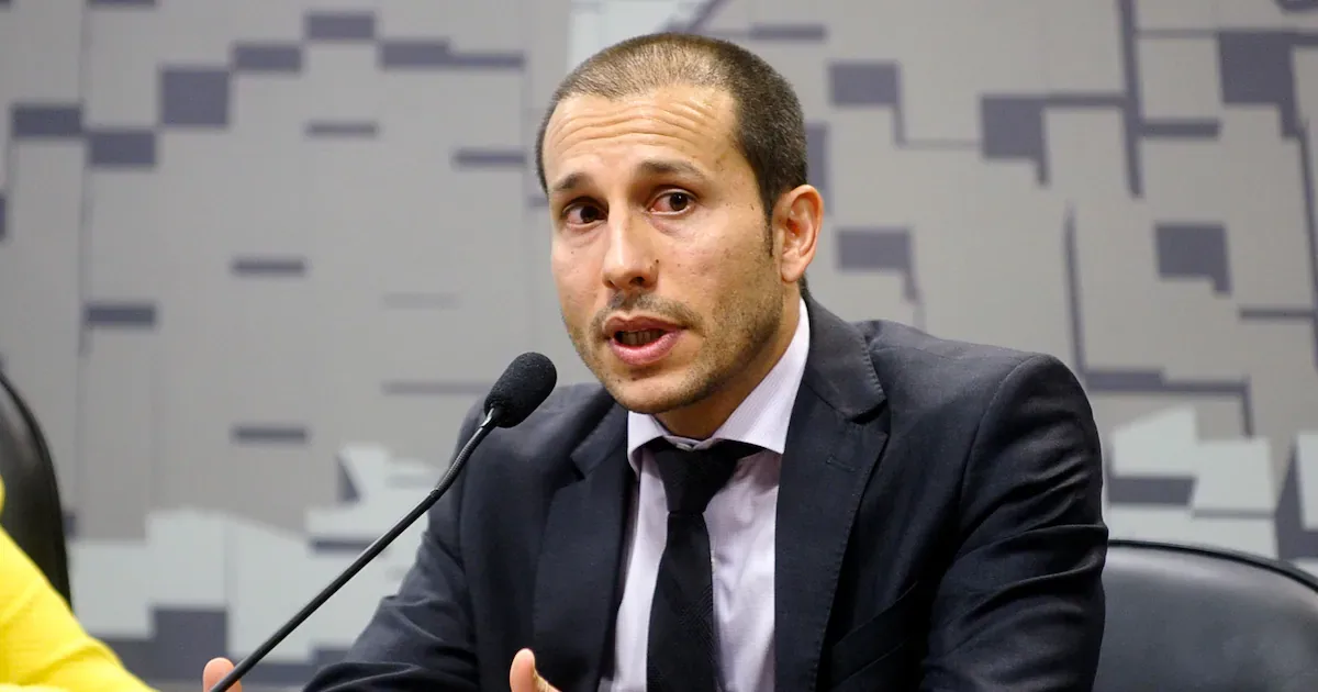 William Murad assume interinamente a PF enquanto Lula avalia sucessão