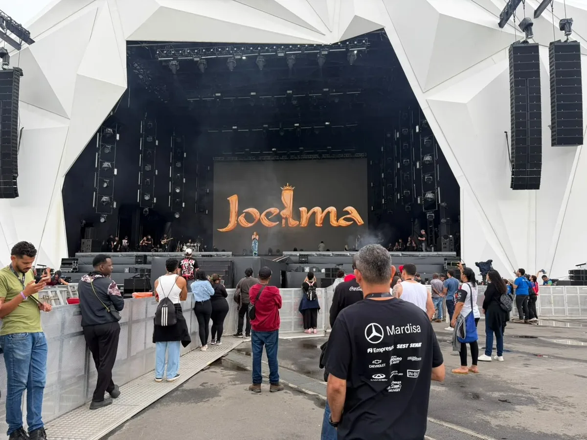 Joelma reúne fãs em passagem de som no Rock in Rio