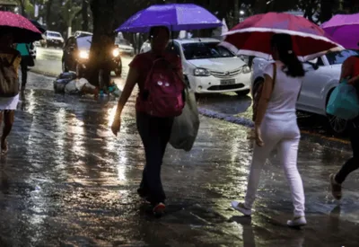 Frente fria leva temporais ao Sul e muda o tempo em outras regiões