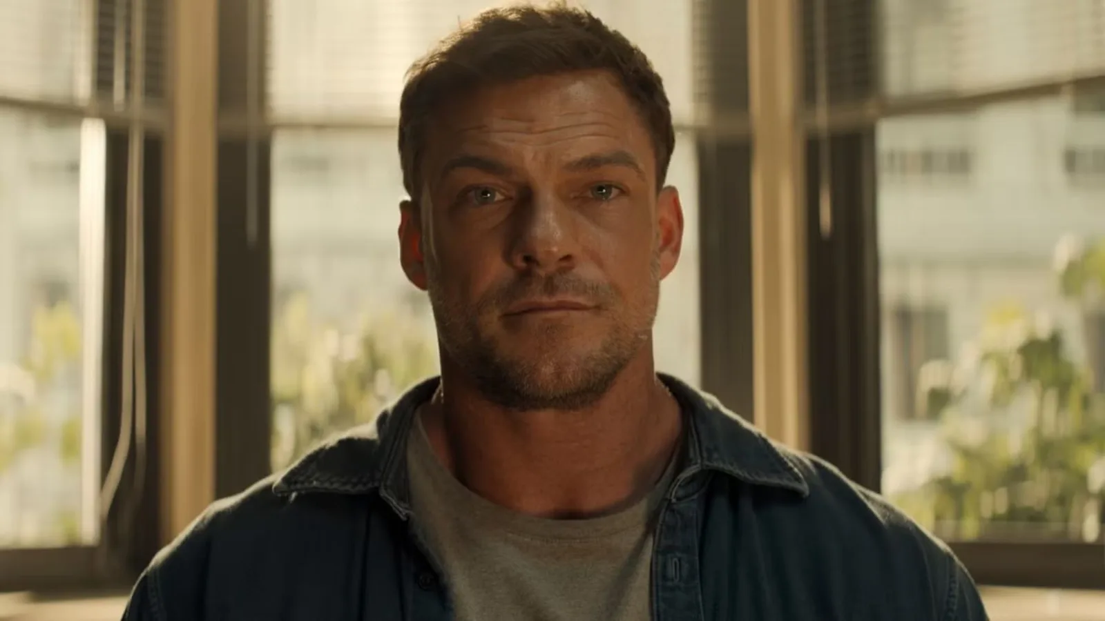 Prime Video confirma novos episódios de Reacher após fim da quarta temporada