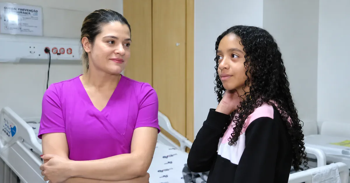 Safira recebe alta após uma semana internada por ataque de abelhas em Ibirité