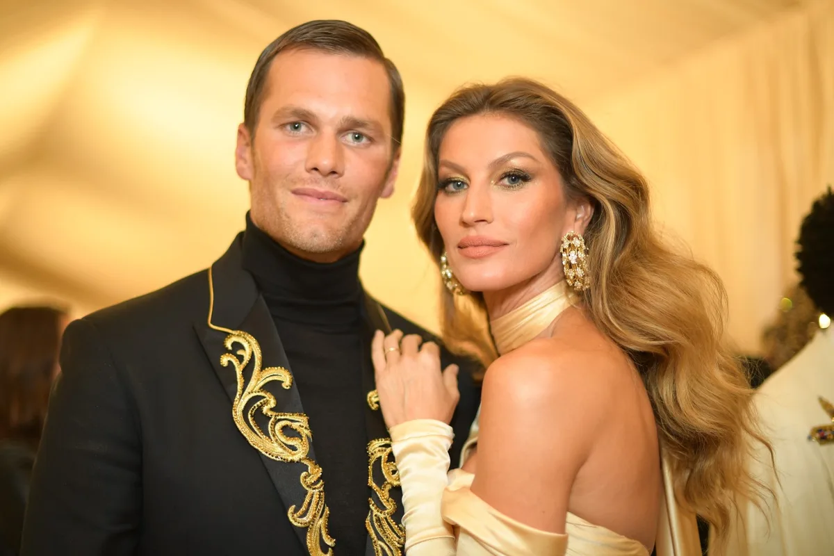 Tom Brady troca de telefone com frequência após dica de Gisele, diz biógrafo