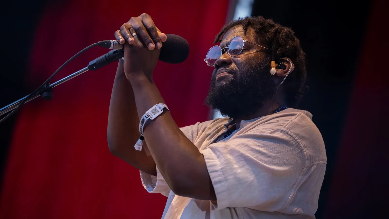 Michael Kiwanuka relata derrame e recuperação de lesão cerebral grave