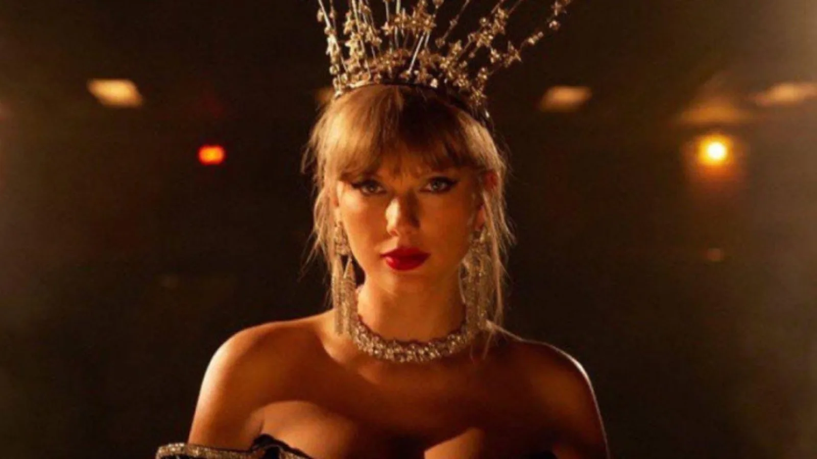 Taylor Swift amplia ‘Showgirl’ com quatro faixas e novas histórias