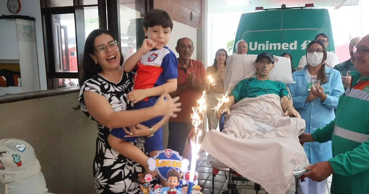 Paciente em cuidados paliativos realiza desejo de ver o mar com a família