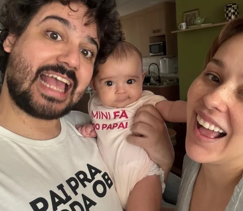 Thati Lopes e George Sauma explicam como preservam a filha nas redes