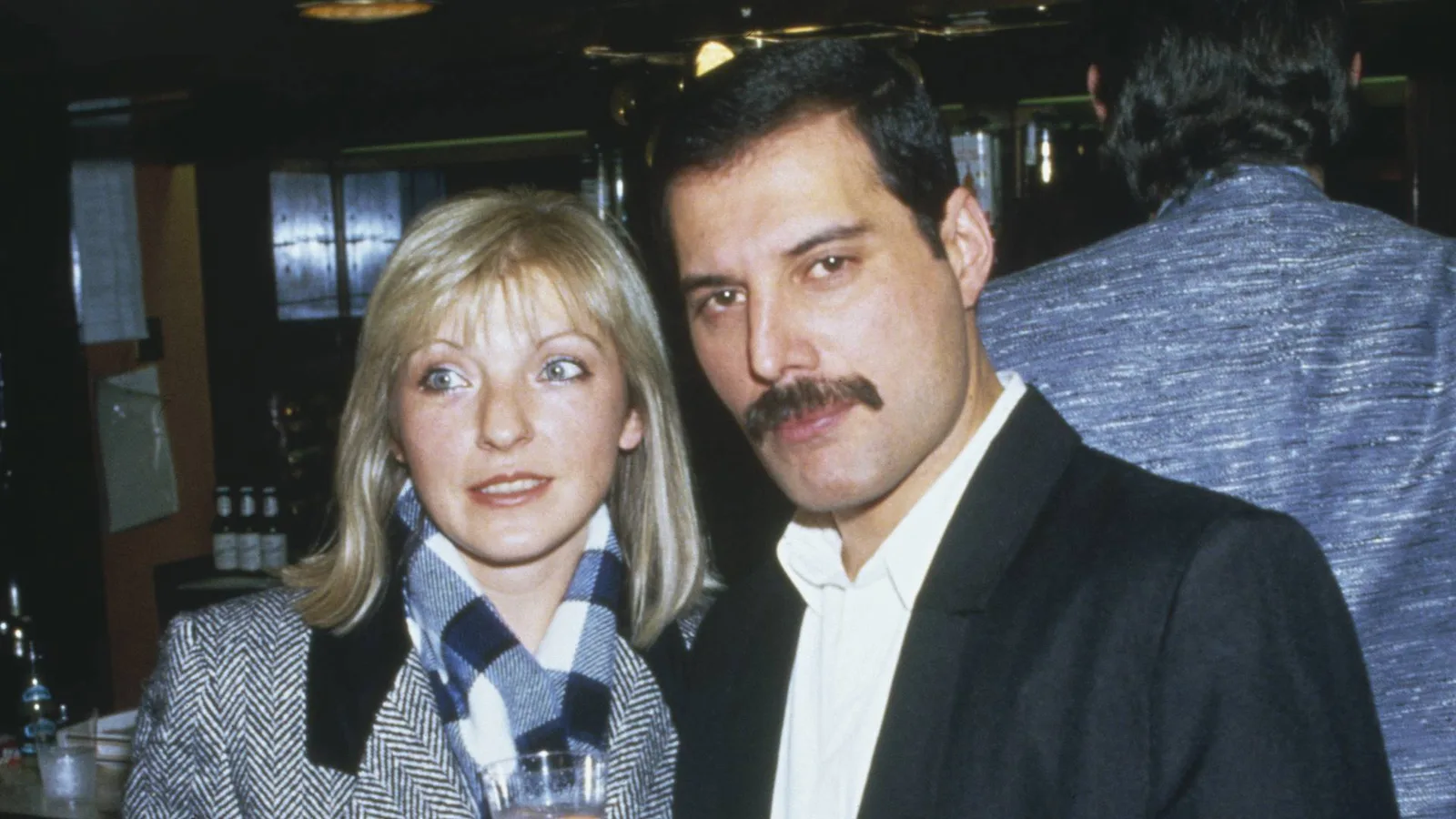 Mary Austin relembra gesto de Freddie Mercury nos momentos finais