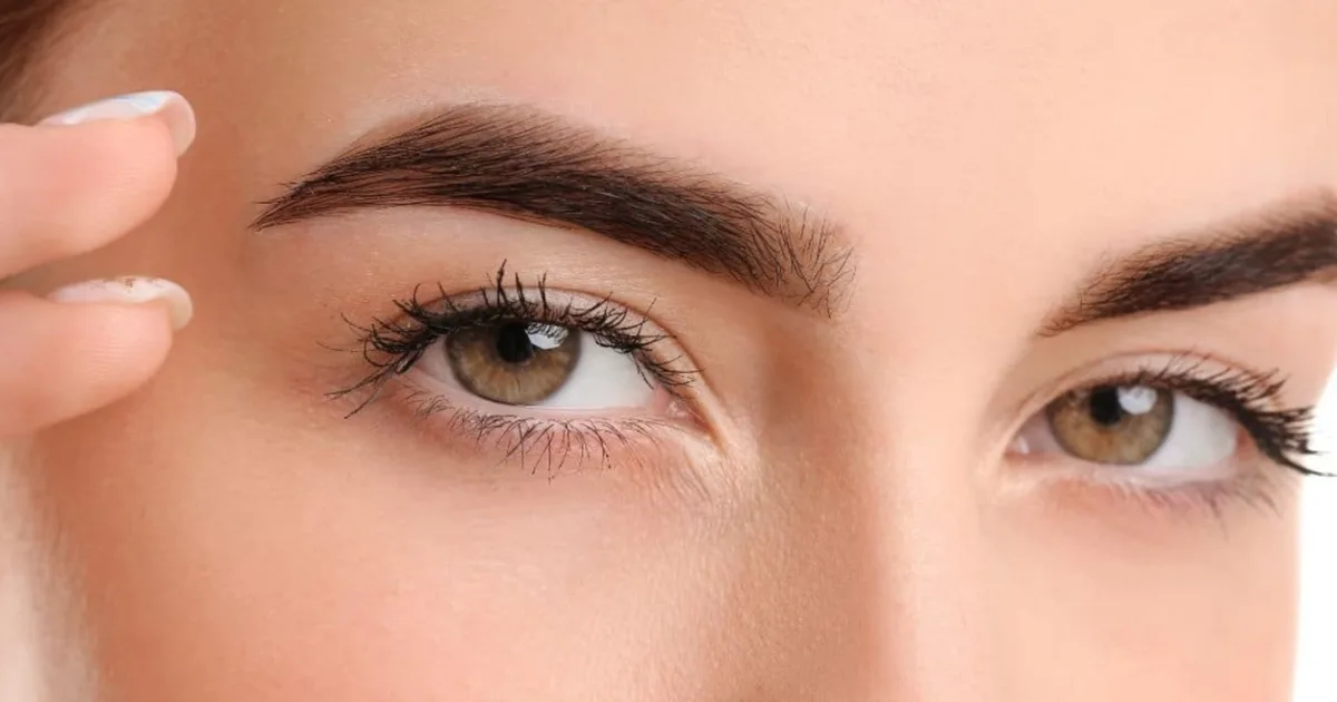 Microblading caseiro: como usar henna e gel para preencher as sobrancelhas