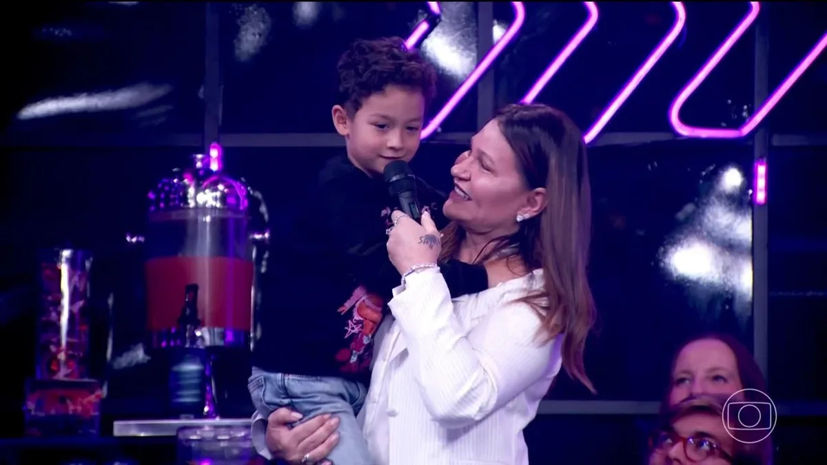 Cris deseja boa sorte a Bianca Andrade antes do Dança dos Famosos