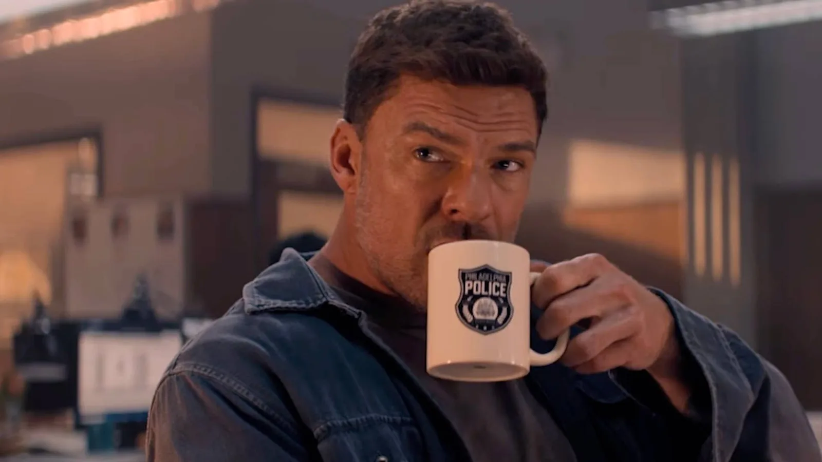 Reacher mantém lançamentos semanais; veja o calendário disponível da 4ª temporada