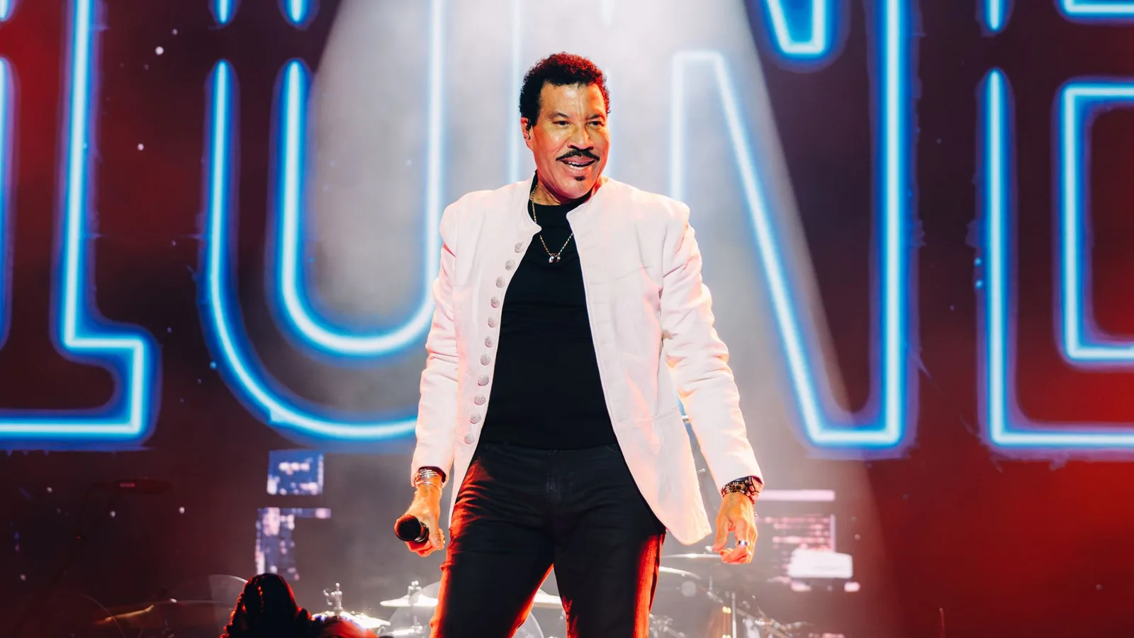 Lionel Richie se recupera de procedimento para tratar arritmia cardíaca
