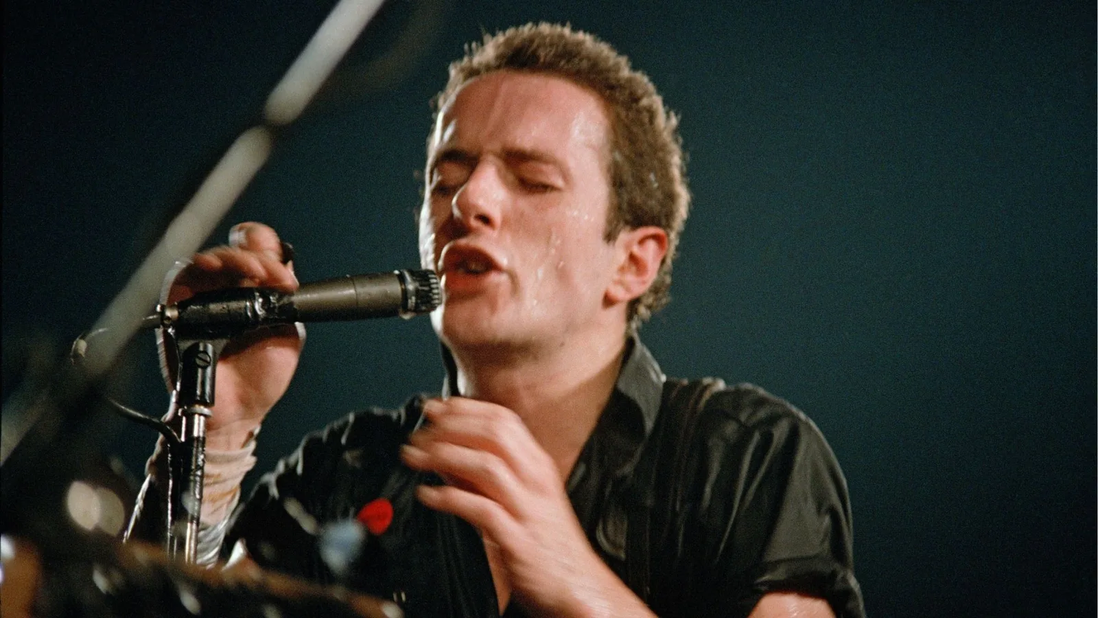 A mistura musical por trás das escolhas de Joe Strummer