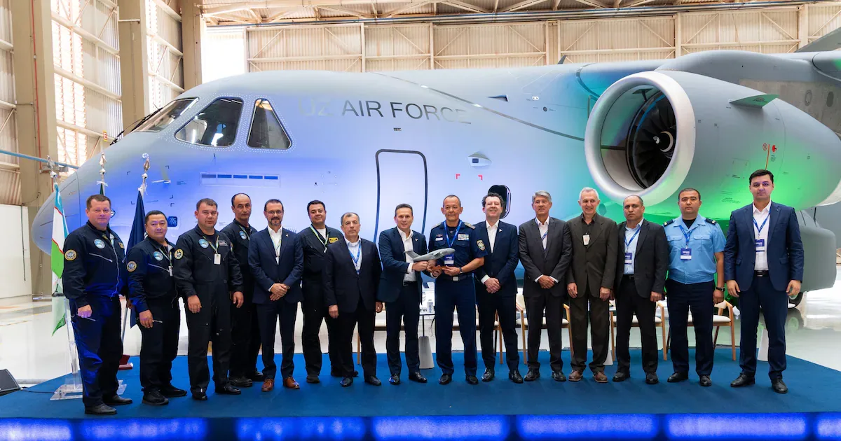 Uzbequistão recebe primeiro C-390 Millennium produzido pela Embraer