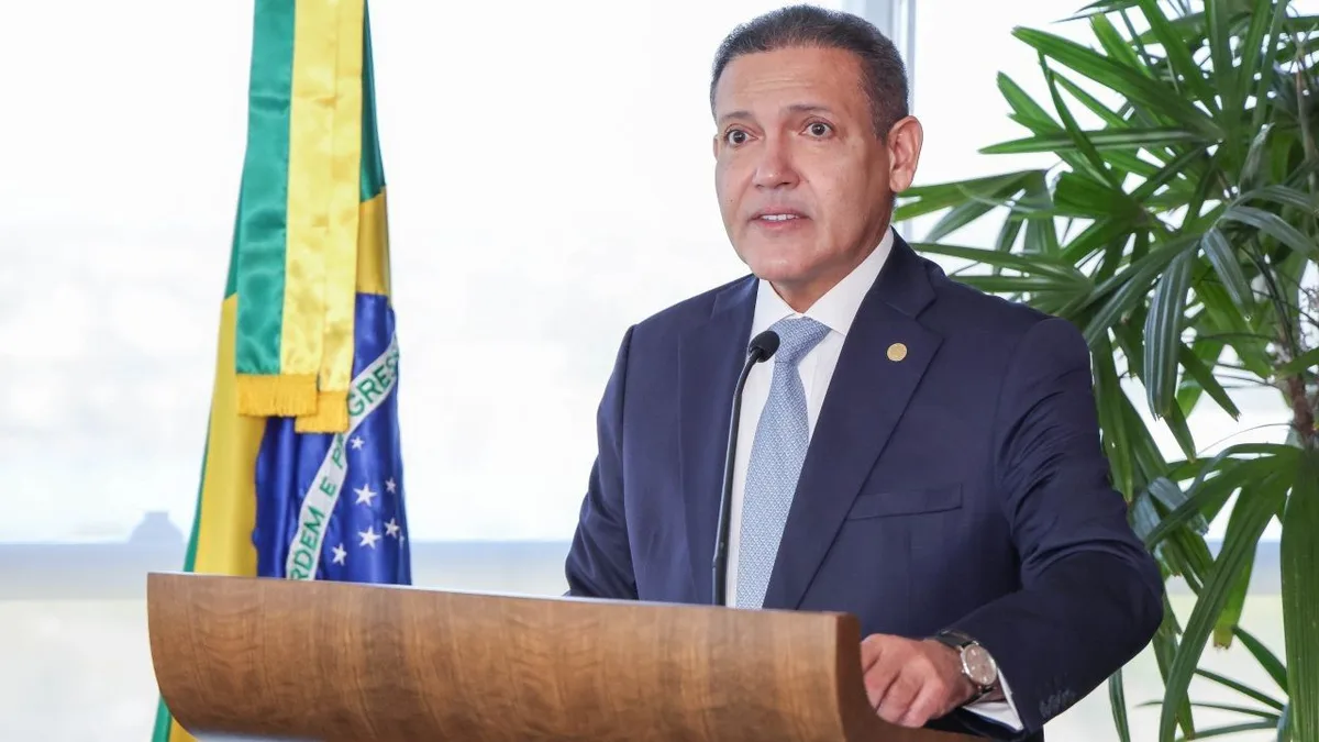 Sessão do STF é mantida após conversa entre Fachin e Nunes Marques