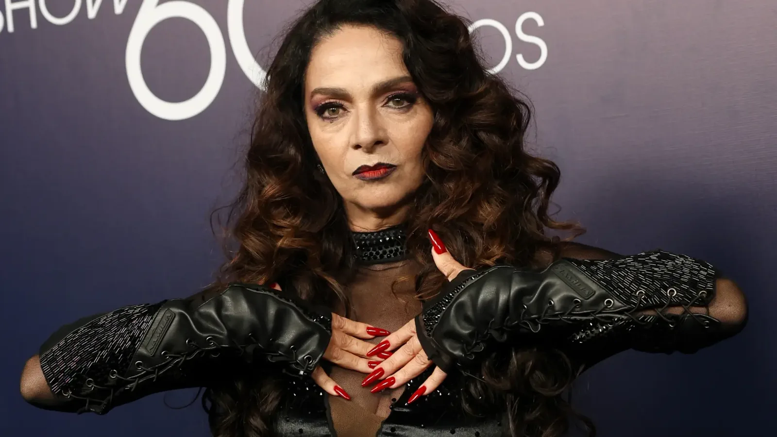 Claudia Ohana quer atualizar Natasha em possível retorno de “Vamp”
