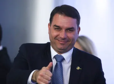 Sakamoto: Flávio aproveita crise no STF e consegue barrar votação do fim da 6×1