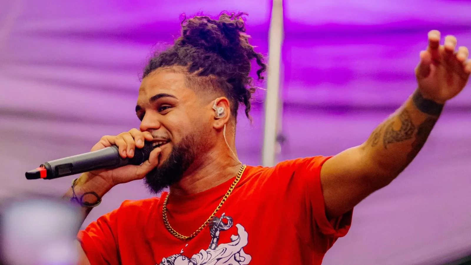 Maui mistura hip hop e música eletrônica em disco sobre identidade e liberdade