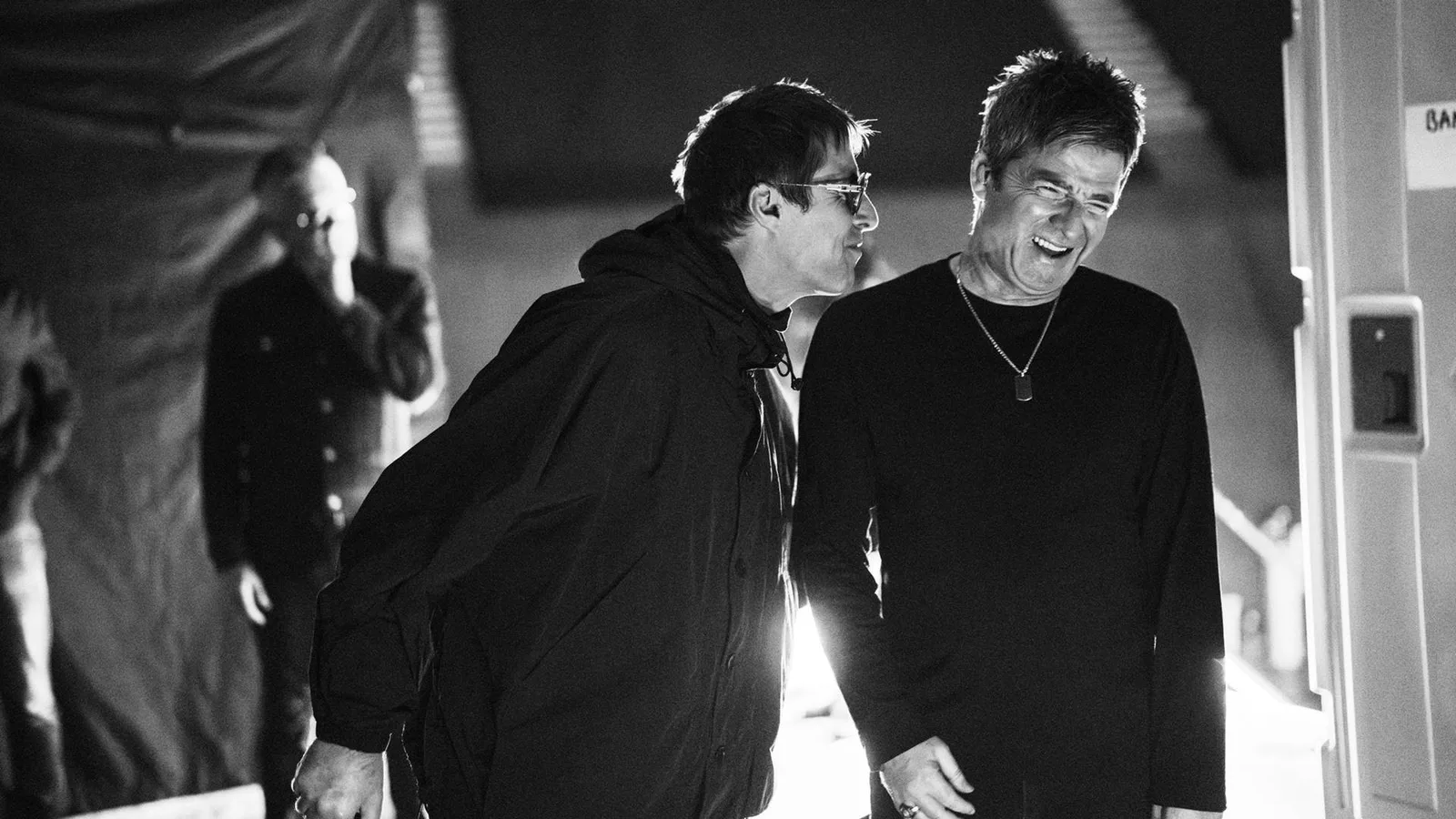 Oasis marca 11 noites em Manchester e amplia planos para 2027