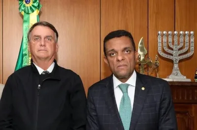 Flávio Bolsonaro chefiava esquema de corrupção em hospitais do Rio, denuncia deputado  da bancada evangélica