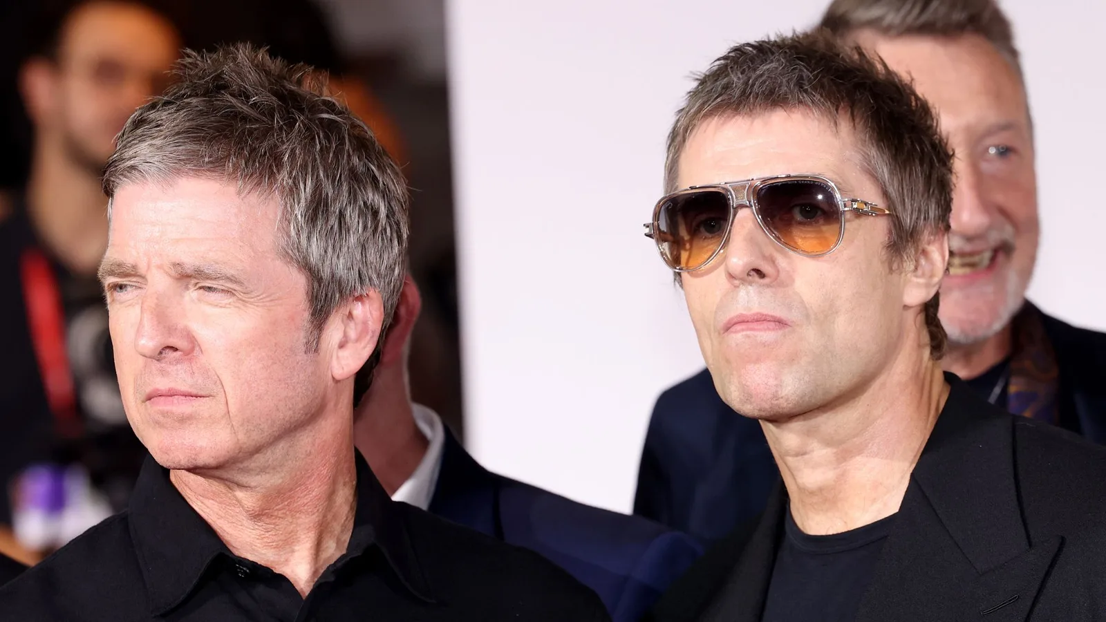 Fitas do Oasis entram em leilão, mas uso comercial dependerá da banda
