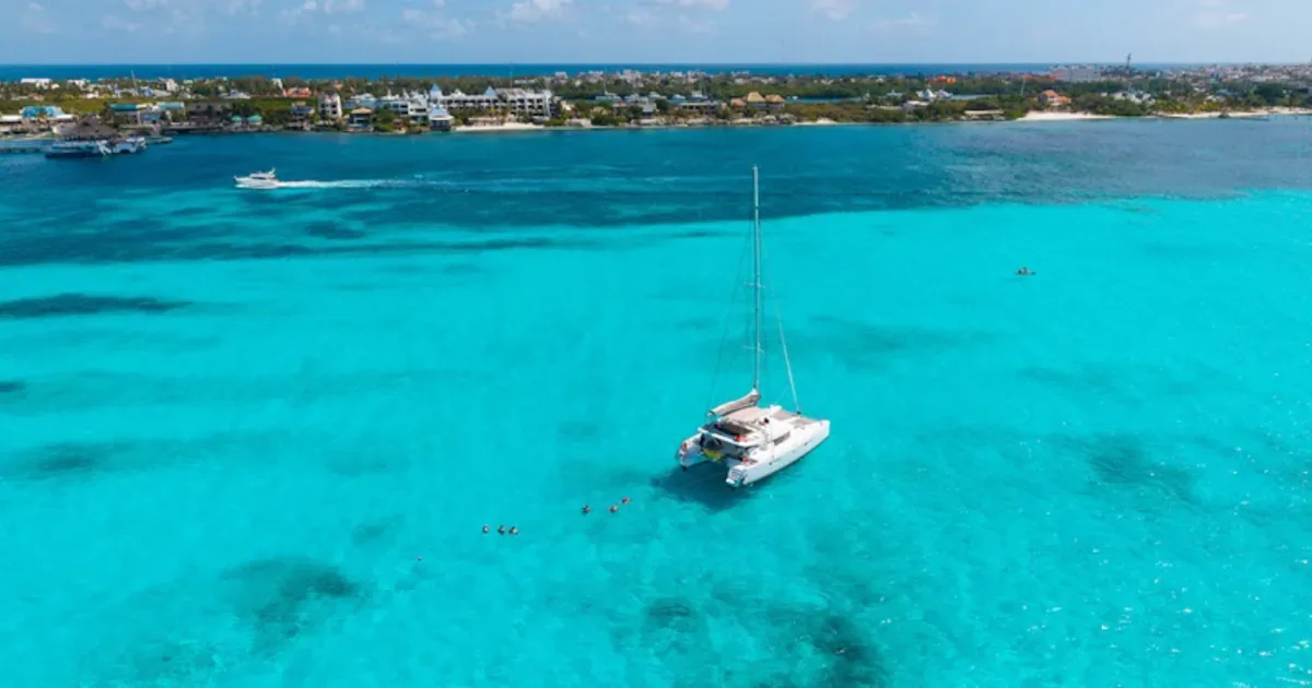 Cancún lidera alta nas reservas de brasileiros no Caribe em 2026