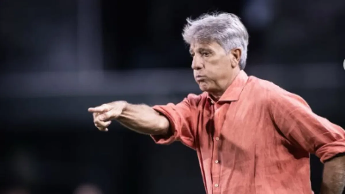 Renato Gaúcho reassume o Grêmio com duas frentes decisivas na temporada
