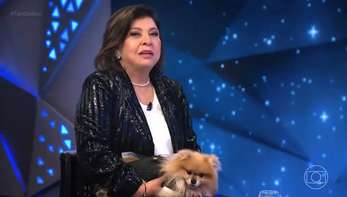 Roberta Miranda chora ao lamentar morte de Karina Zeviani