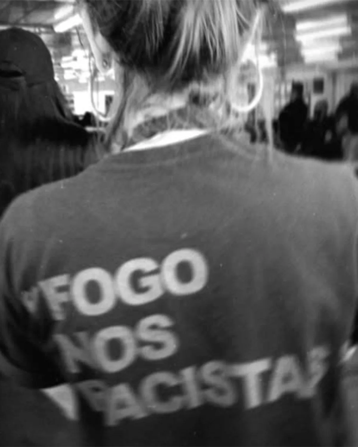 Dedé Teicher usa camisa do Black Pantera com mensagem antirracista no Rock in Rio